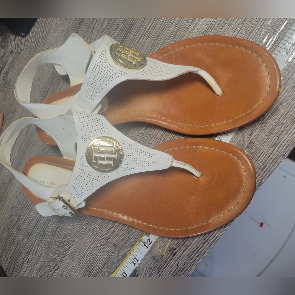 Tommy Hilfiger Monogram White Leather Sandals Women's‎ Size 9